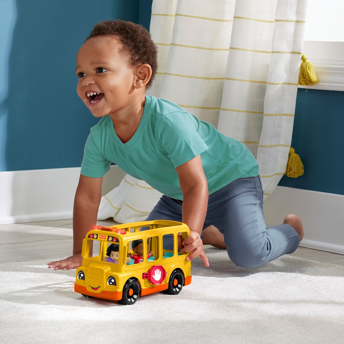 Fisher-Price Little People School Bus Musical Toddler Toy with Lights, Sounds & 2 Figures